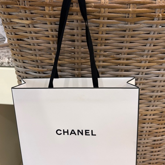 Small Chanel Empty Shopping Gift Decor Bag Reusable Clean White Black Storage - Picture 11 of 15